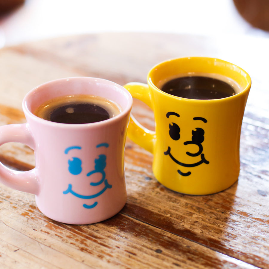 HASAMI × manucoffee 007 - “Smile Mug” (artwork by Hikaru Matsubara)