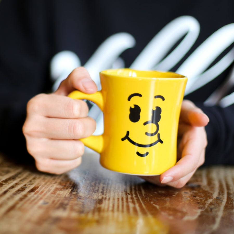 HASAMI × manucoffee 007 - “Smile Mug” (artwork by Hikaru Matsubara)
