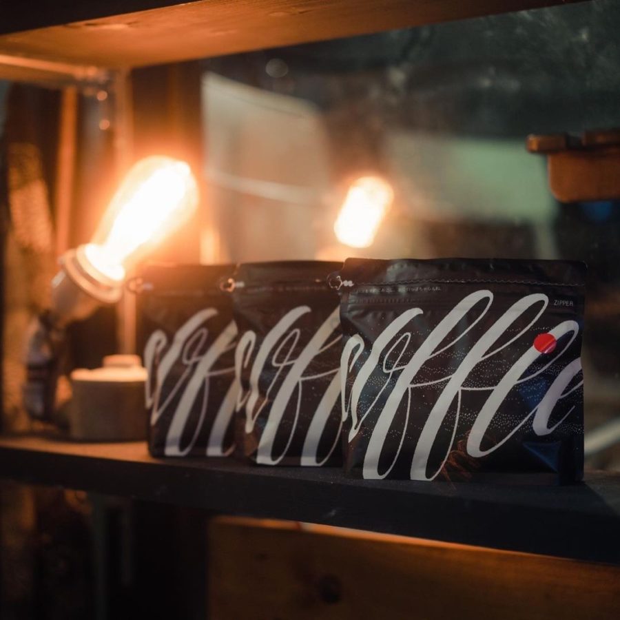 現在沖縄のAIEN COFFEE & HOSTELにてマヌコーヒーが楽しめます