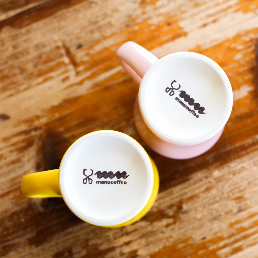 HASAMI × manucoffee 007 - “Smile Mug” (artwork by Hikaru Matsubara)